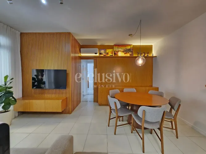 Apartamento de 2 quartos com suíte, sacada com churrasqueira e lazer completo em Coqueiros