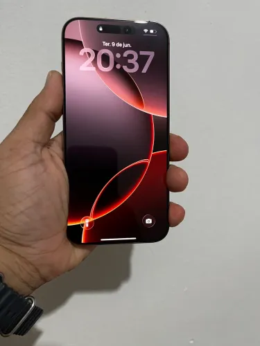 iPhone 16 Pro Max 256GB Titânio-deserto
