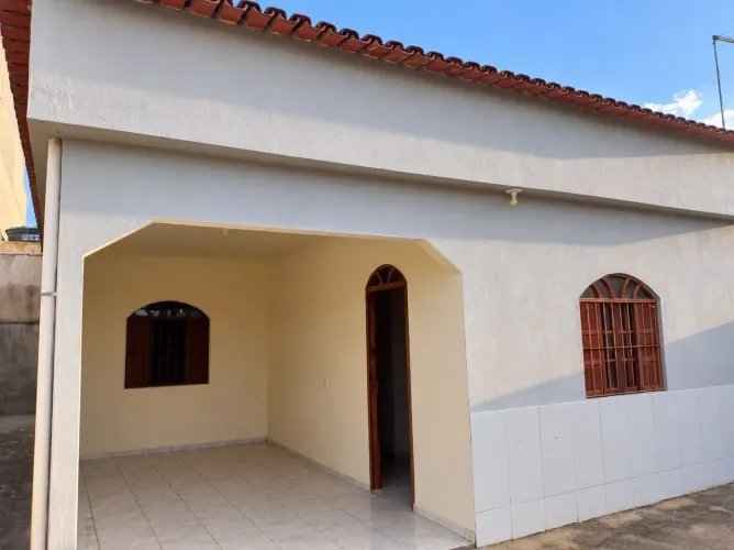 ALUGA-SE CASA DE PRAIA EM ITAOCA - ES