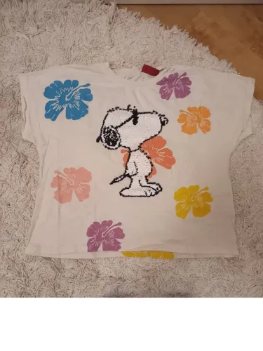 Camiseta Zara com paetê do snoopy tam 10