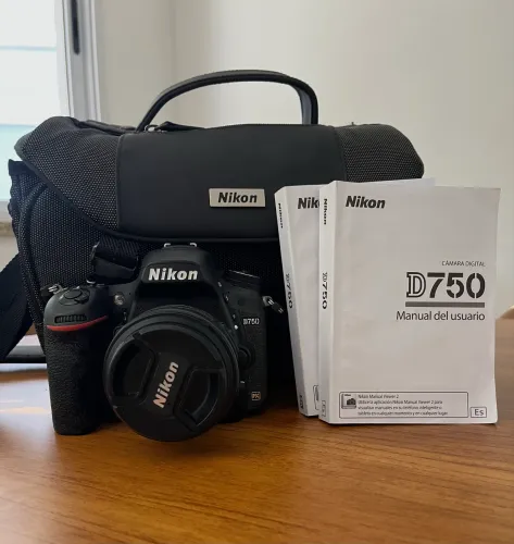 Camera digital d750