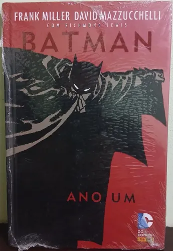 BATMAN ANO UM CAPA DURA NOVA E LACRADA