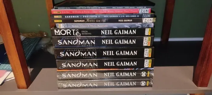 Coleção Neil Gaiman - Sandman Edição Definitiva + Morte + Brindes (Usado)