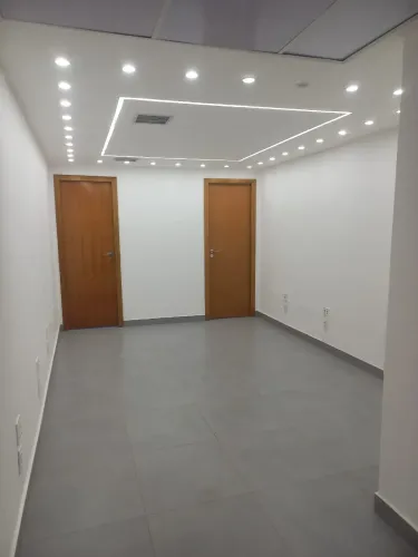 Linda Sala Comercial Completamente Reformada - 35m2