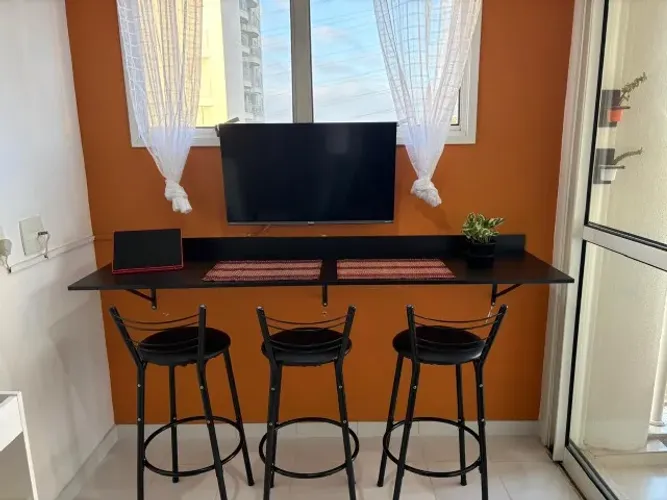 Tampo novo com 3 banquetas