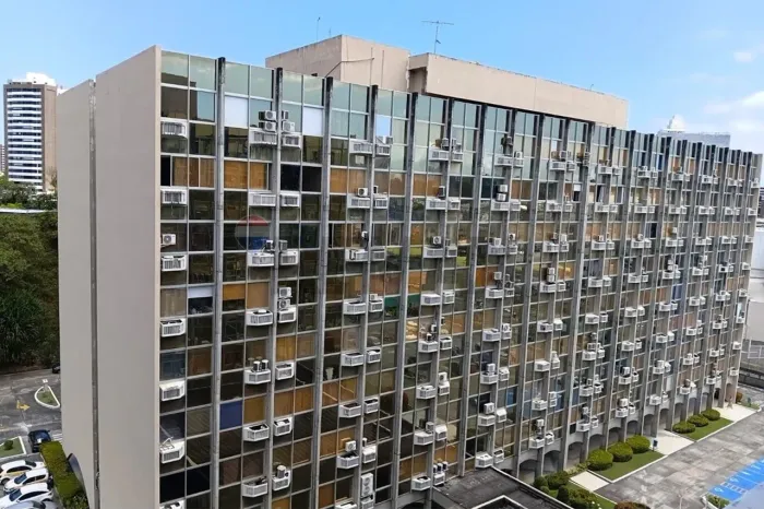 Sala Comercial em Salvador para locação: Central e Segura! Ao lado do Shopping da Bahia