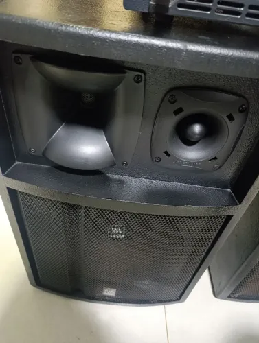 Vendo Som completo mesa , duas caixas , uma potência oneal