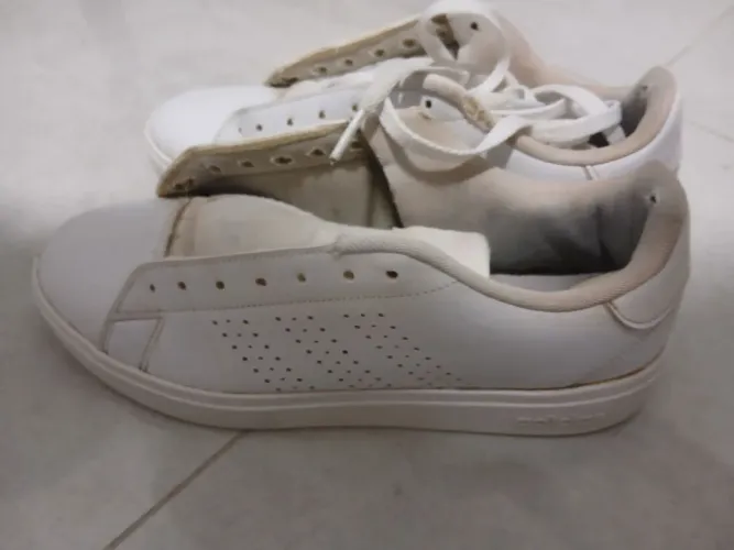 TÊNIS ADIDAS FEMININO EM COURO