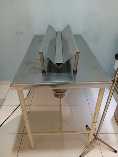 Mesa para clínica veterinária 