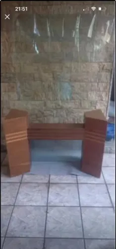 Vendo mesa com tampo de vidro duas cadeiras irão de brinde princípio quero 500 