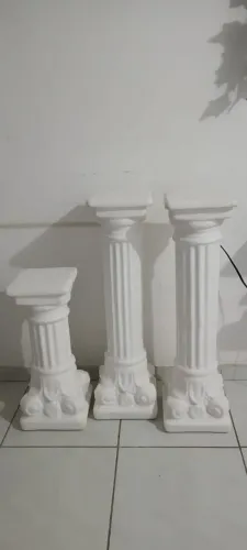 Trio de colunas Romanas em Gesso