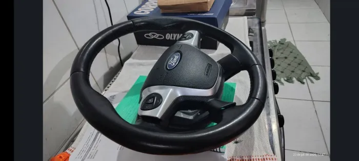 Volante Ford Focus Titanium 2014