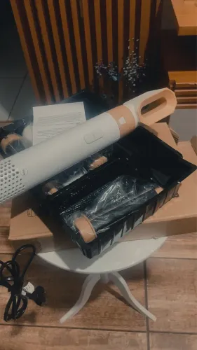ESCOVA DE CABELO 5 EM 1 NOVA NA CAIXA. 