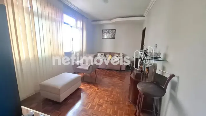 EXCELENTE APARTAMENTO REFORMADO, ESPAÇOSO COM VAGA LIVRE E COBERTA!