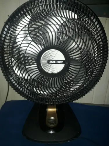 Vendo este ventilador grande funcionando normalmente