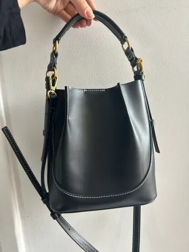 Bolsa estilo sacola, cor preta
