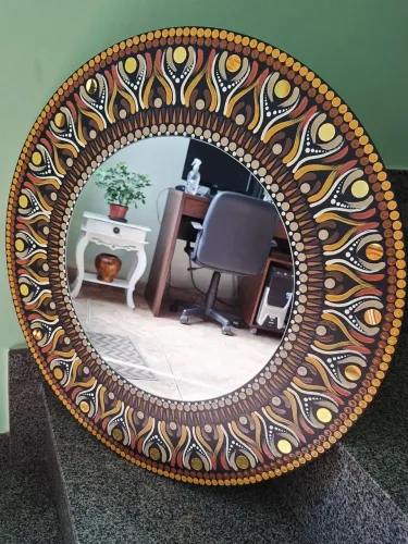 Mandala decorativa com espelho