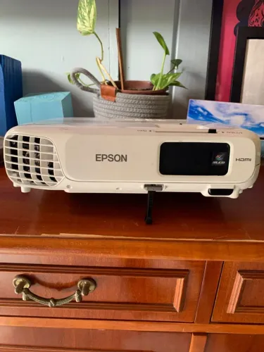Vendo projetor Epson x 24 com tela