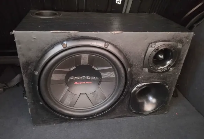 Caixa da Pioneer muito Forte