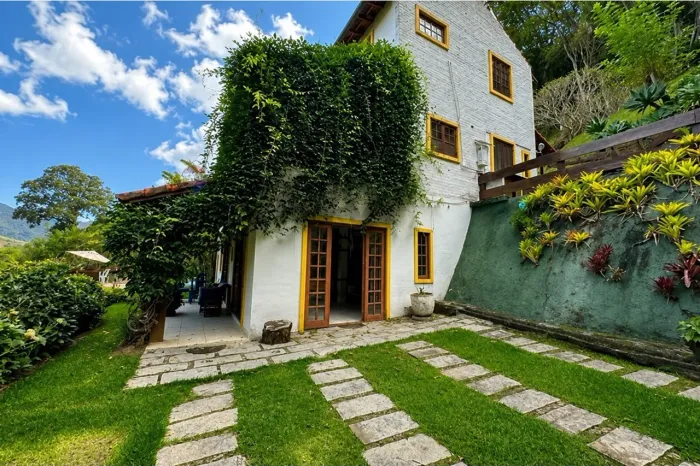 Casa de 160m² com 4 quartos à venda em Secretário