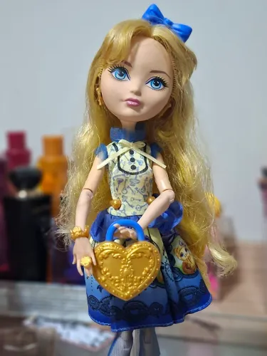 Conjunto Maddie E Blondie Ever After High (Reservadas para Nicoly)