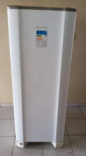 Geladeira/Refrigerador Esmaltec Branco 245L ROC31 classe A, tenção 220v.