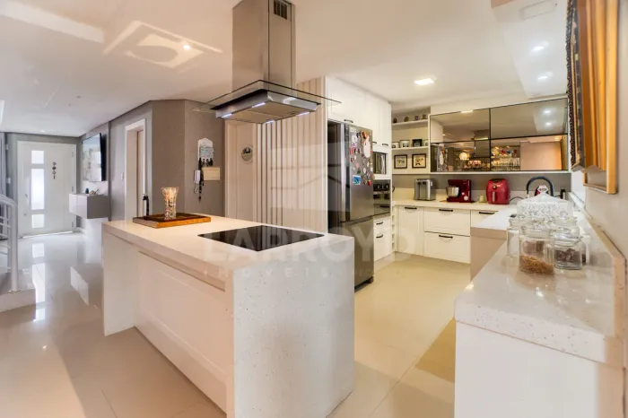 Casa semimobiliada à venda no Residencial Ipanema