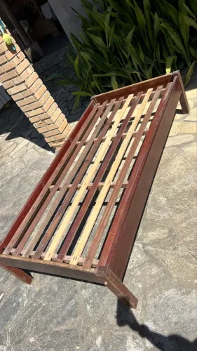 Estrado de madeira MAÇARANDUBA - Cama de solteiro
