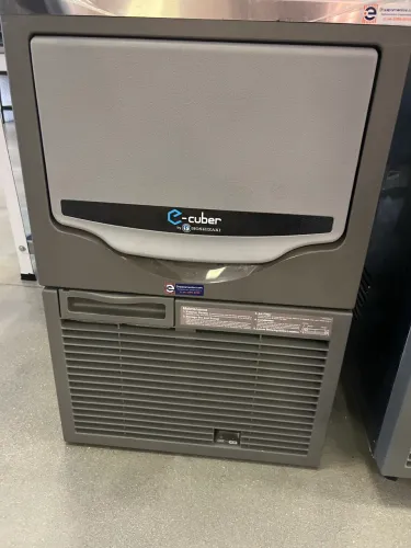 Máquina de gelo em cubos 45kg dia - pronta entrega 