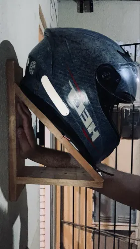 SUPORTE PARA CAPACETE