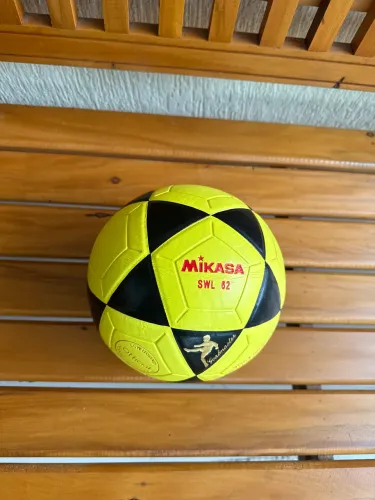 Bola de Futsal Oficial - Mikasa SWL 62