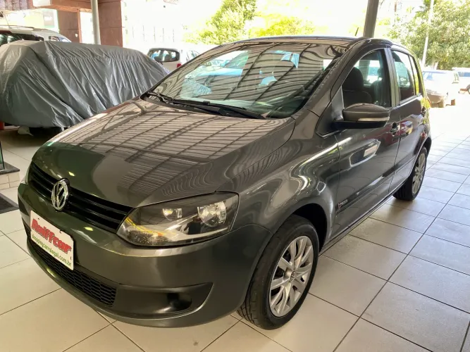 Volkswagen Fox 1.0 MI Total Flex 8V 5P 2013