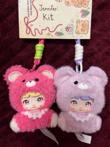Kit com 02 NOMMI-V4 Mibao Originais Series Plush Figure