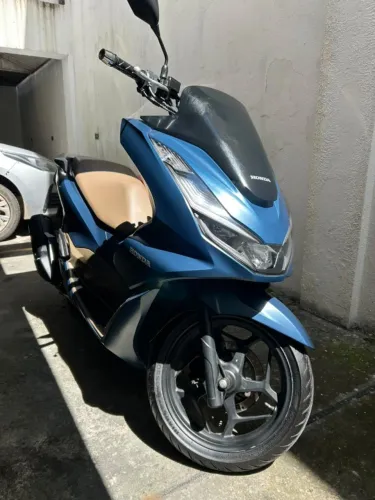 Honda PCX 160 DLX 2023 muito bem cuidada
