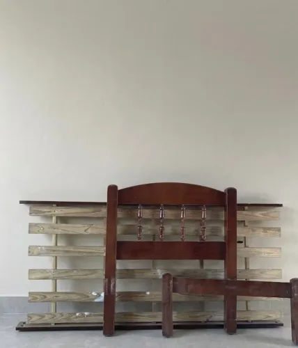Cama de Solteiro em Madeira + Colchão