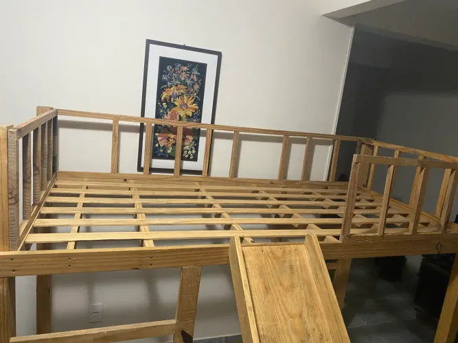 Vendo beliche Montessori com marcas de uso, sem colchão