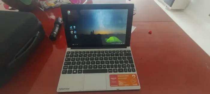 Tablet Positivo Duo 2m1 