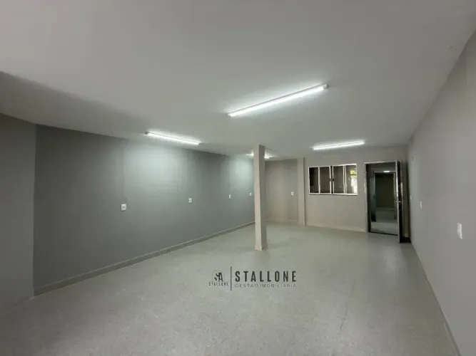 Loja à venda, medindo 90m², localizada na Av. Beiro Rio de Piúma/ES