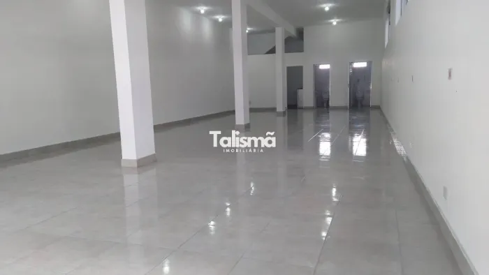 LOJA COMERCIAL TÉRREA - RUA MOVIMENTADA - VAGA DE GARAGEM - ITAPECERICA