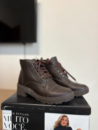 Bota Marrom