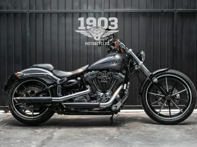HARLEY-DAVIDSON FXSB BREAKOUT 2015
