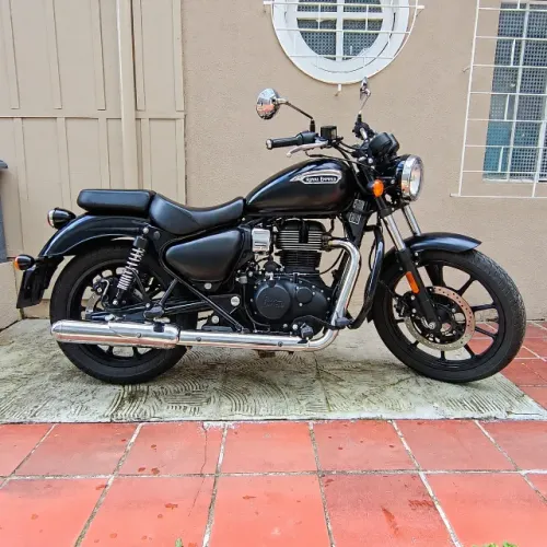 Royal Enfield Meteor 350 | Stellar Black 22/22
