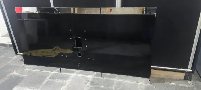 Painel de Tv Preto Espelhado 