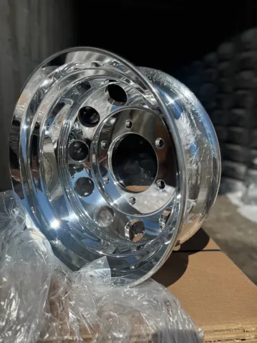 RODA DE ALUMÍNIO ARO 17,5 6.00 6 FUROS AUTO BRILHO BORDA LARGA CAMINHÃO 3/4 FRAT NOVA