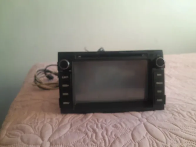 Vendo multimidia sportage completa de tudo,OBS de uma hora pra outra a tela ficou branca,