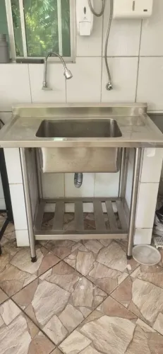 Balcão com Cuba - pia de inox 1m x 60cm. Cuba: 50x40x25cm