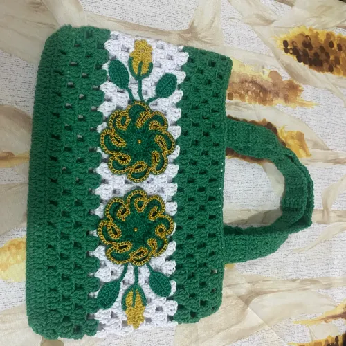 Bolsa pequena de croche