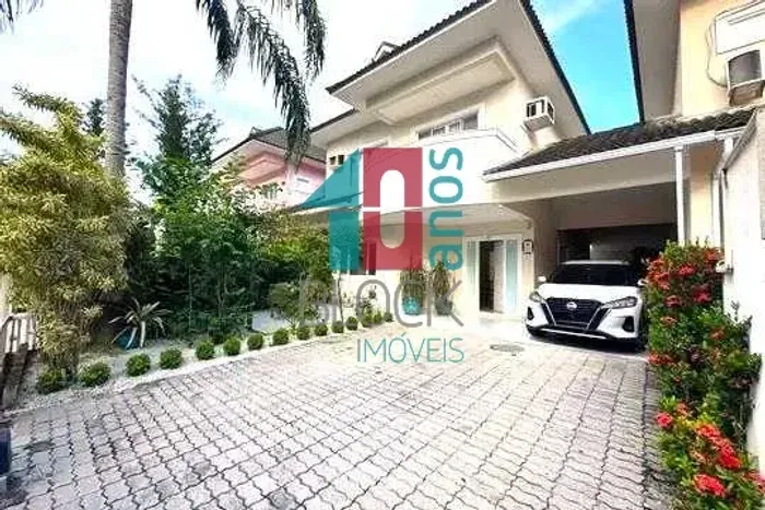 Vargem Pequena | Casa de Condomínio 4 quartos, sendo 2 suites