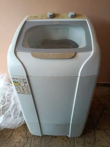 Máquina de lavar usada