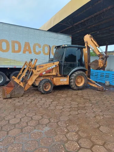 Retro escavadeira- 180 mil reais 